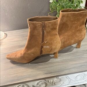 Steve Madden Tan Heeled Boots
